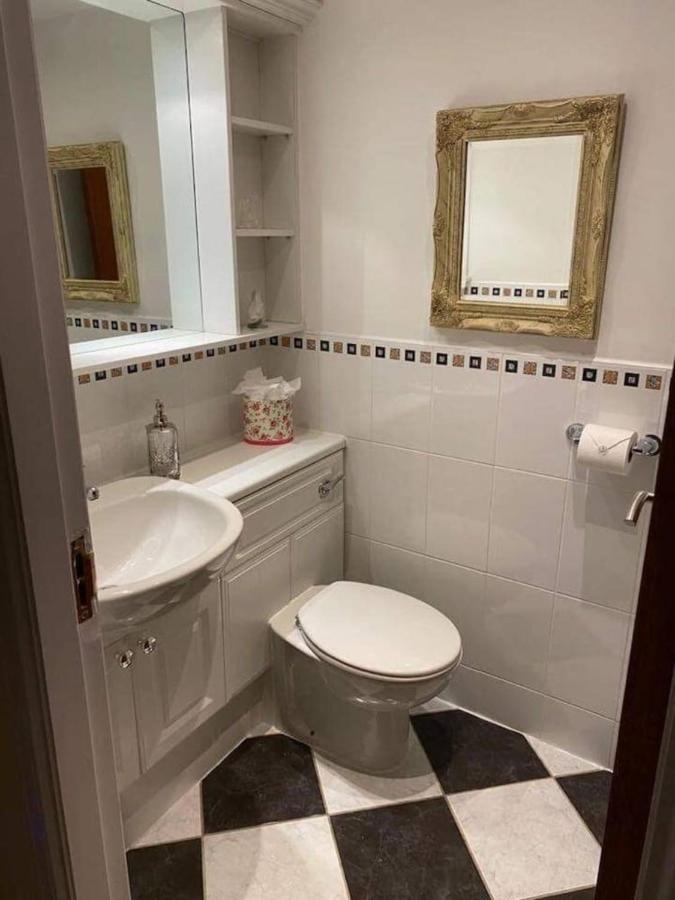 Lovely 1-Bed House In Stirling Esterno foto